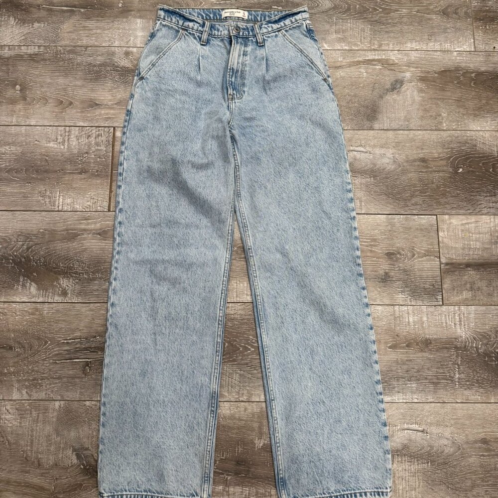 A&F The Loose High Rise Denim